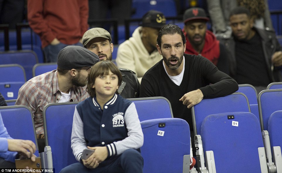 302C8E1F00000578-3400222-Former_France_midfielder_Pires_right_takes_a_seat_next_to_compat-a-69_1452813385426