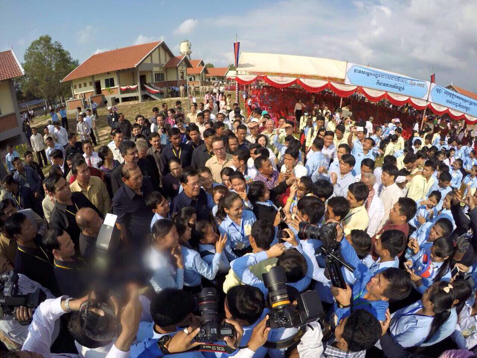 943983_966427690072395_6013776350664488551_n