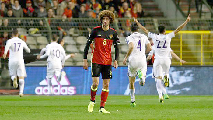 Belgiums-Marouane-Fellaini-looks-dejected-after-Greeces-first-goal